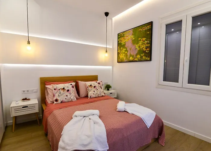 Acropolis Area 6 Min Walk To Metro And Ancient Sites