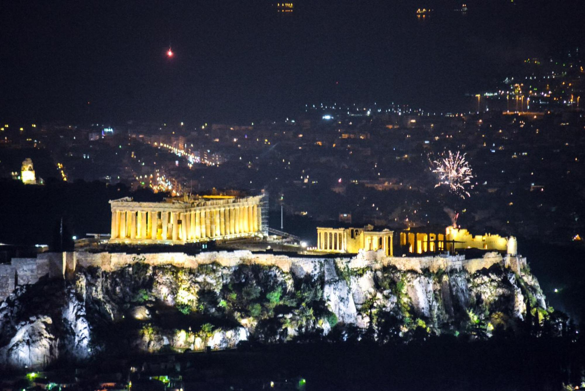 Acropolis Area 6 Min Walk To Metro And Ancient Sites
