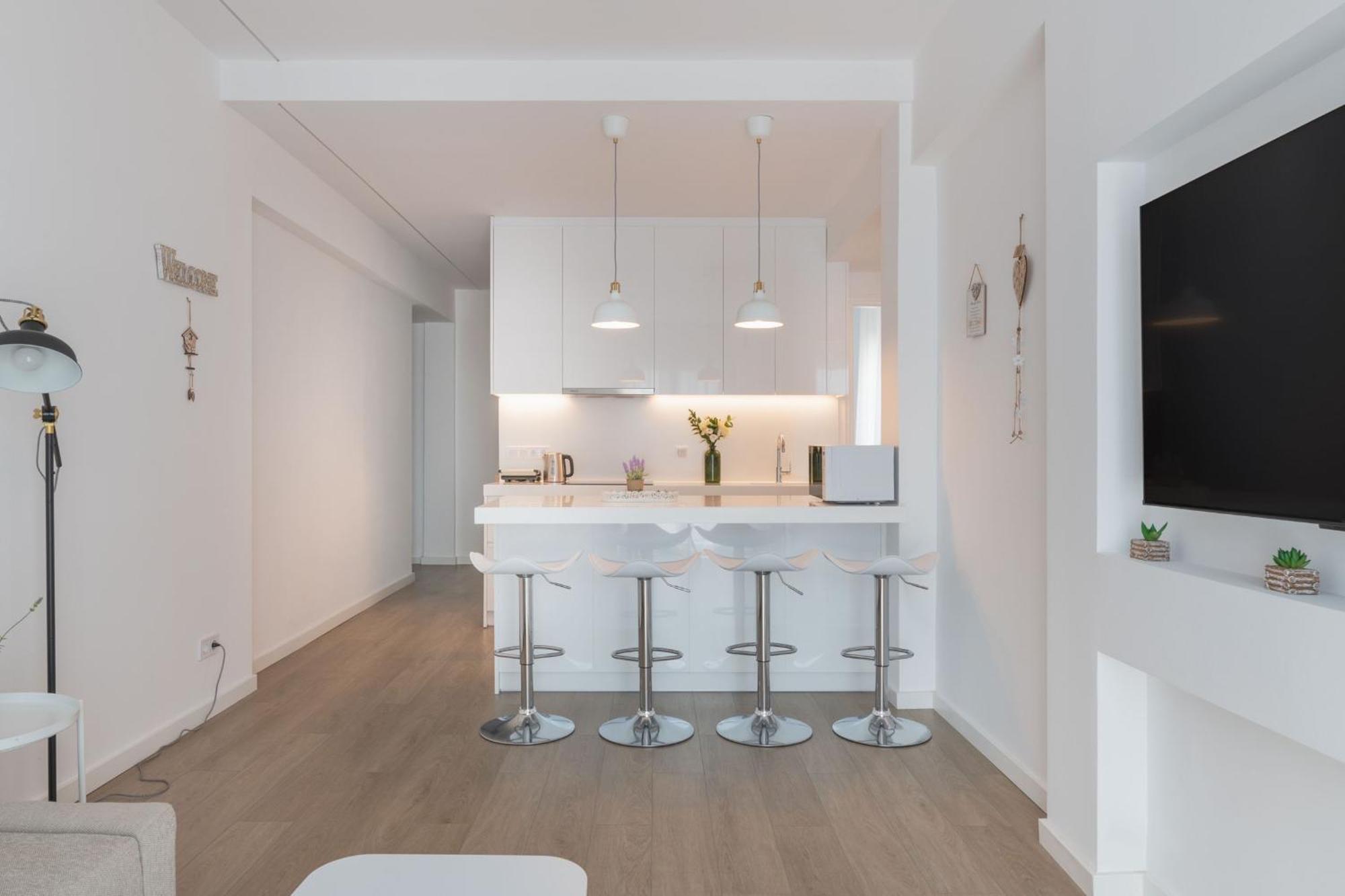 Acropolis Area 6 Min Walk To Metro And Ancient Sites *